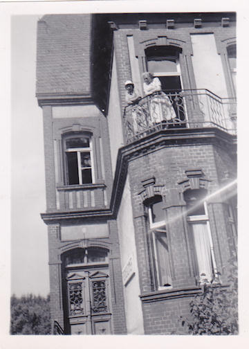 Elsebeth og Kitty på Hotel-Cafe Tannenburg